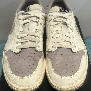 Jordan 1,  Men's White and Gray Sneakers